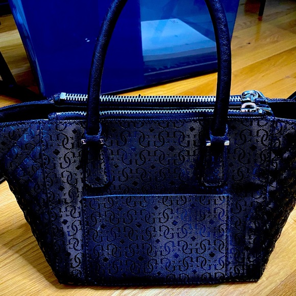 Guess Logo Embossed Quilted Bag - Picture 4 of 8